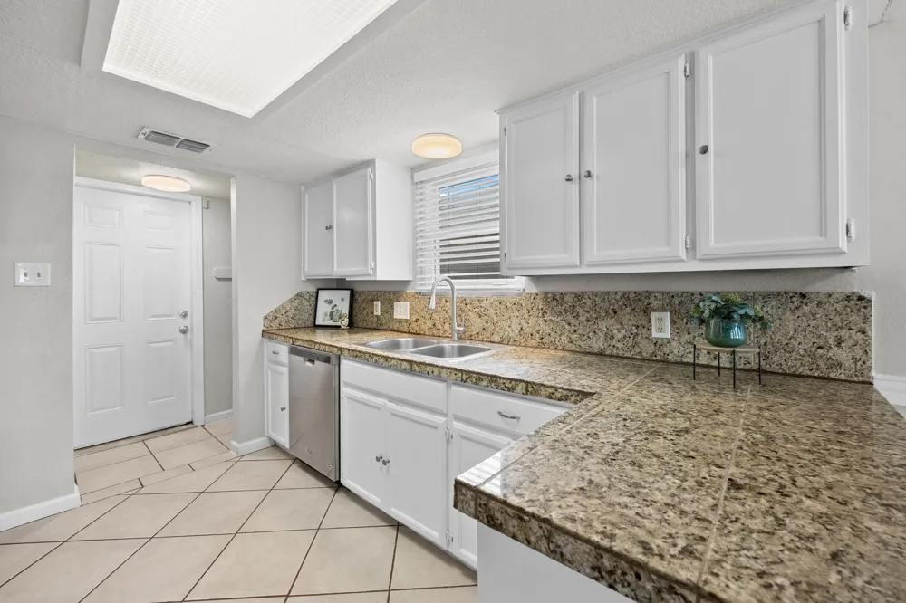 302 Splitrock Street Round Rock, TX 78681