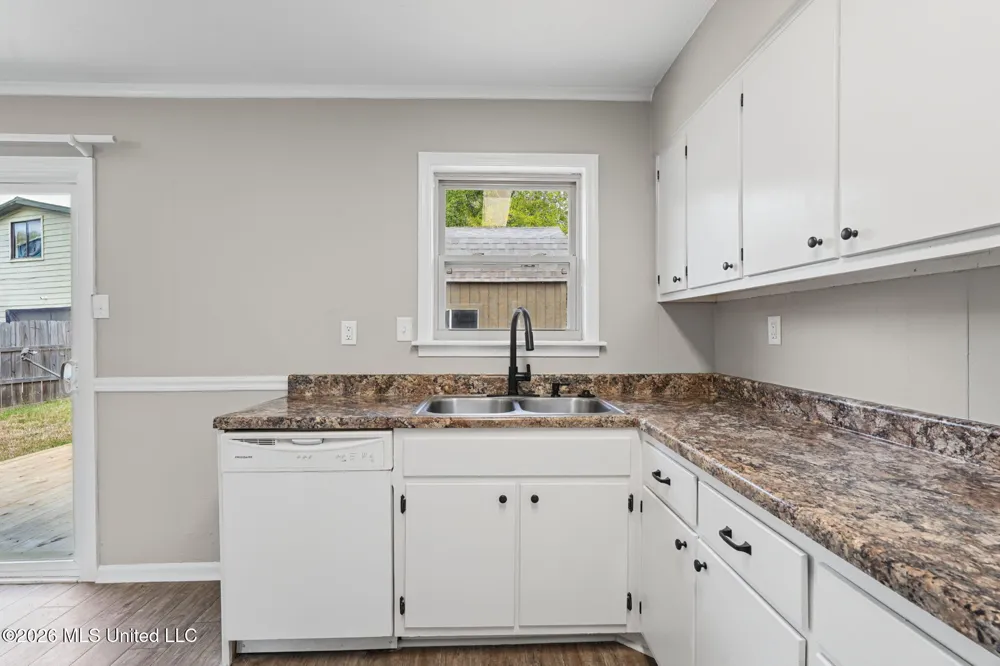 1768 Brown Cove Southaven, MS 38671