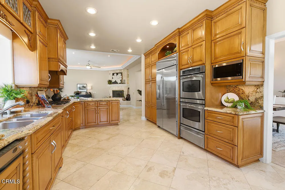 2123 Bennington Court Thousand Oaks, CA 91360