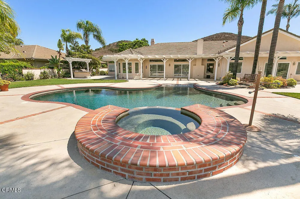 2123 Bennington Court Thousand Oaks, CA 91360