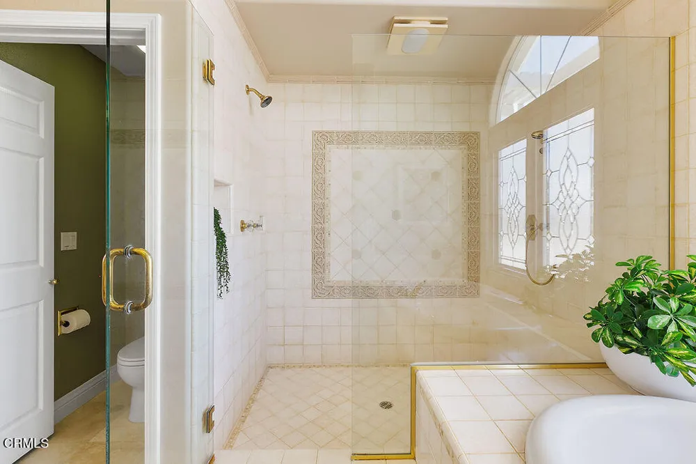 2123 Bennington Court Thousand Oaks, CA 91360