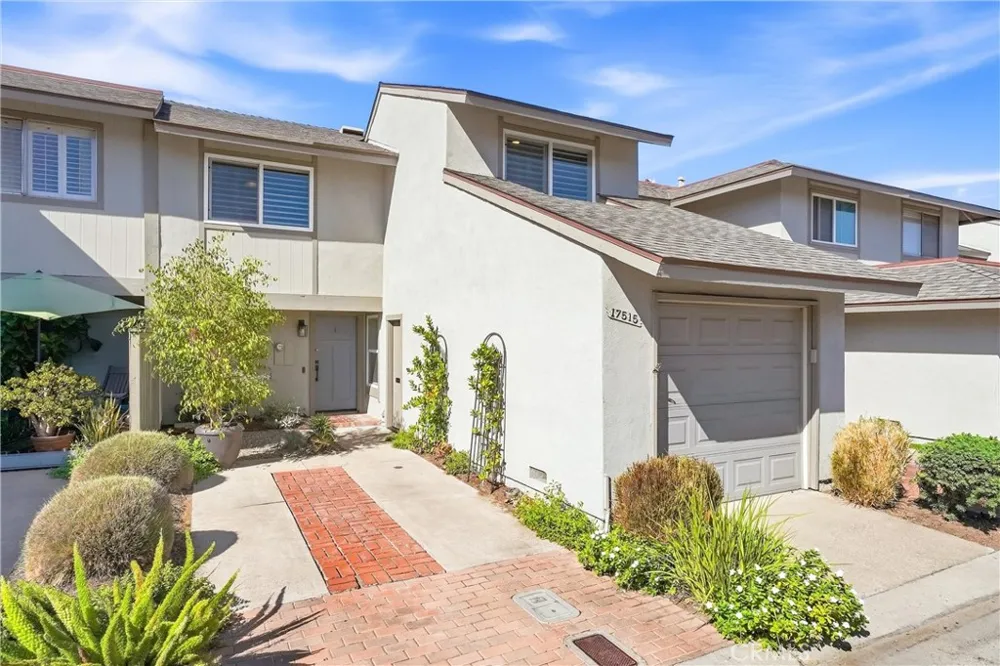17515 Via Lindo Tustin, CA 92780