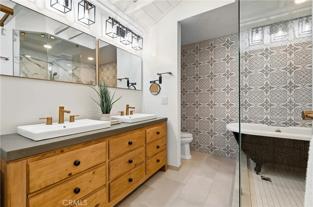 17515 Via Lindo Tustin, CA 92780