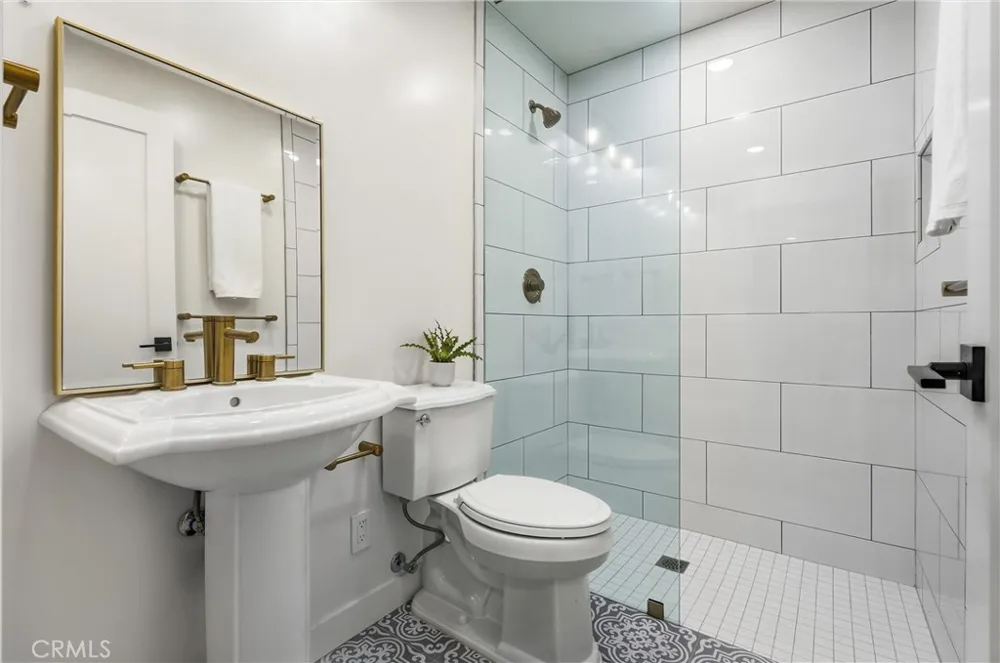 17515 Via Lindo Tustin, CA 92780