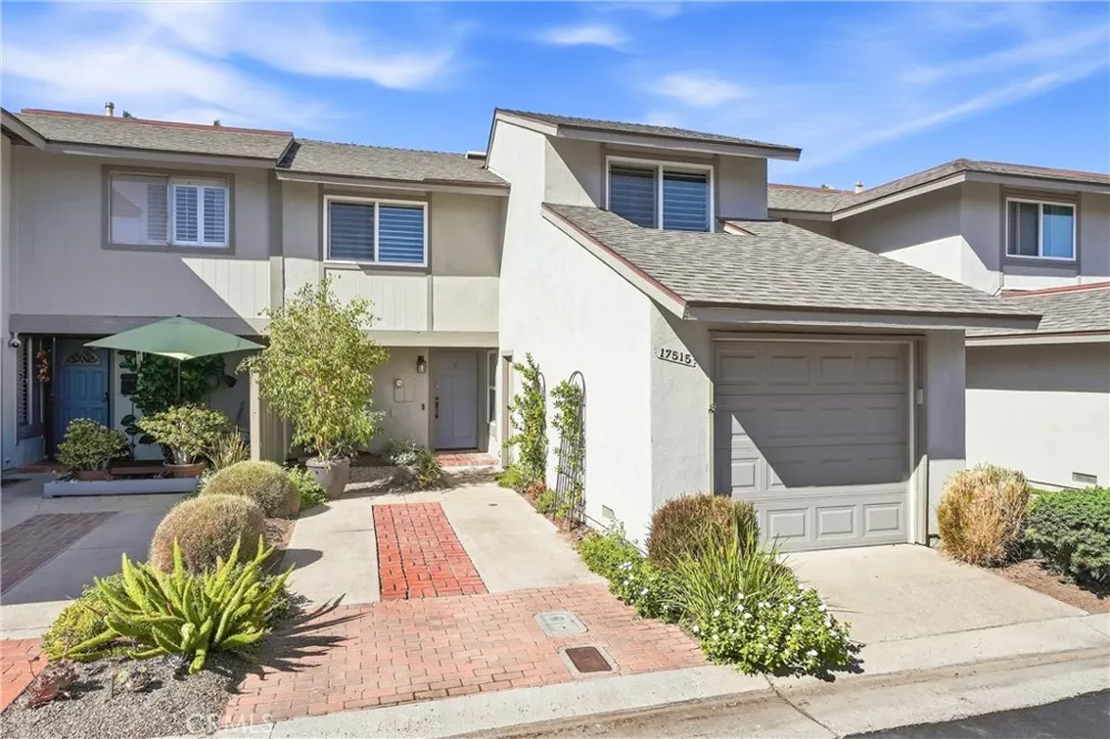 17515 Via Lindo Tustin, CA 92780