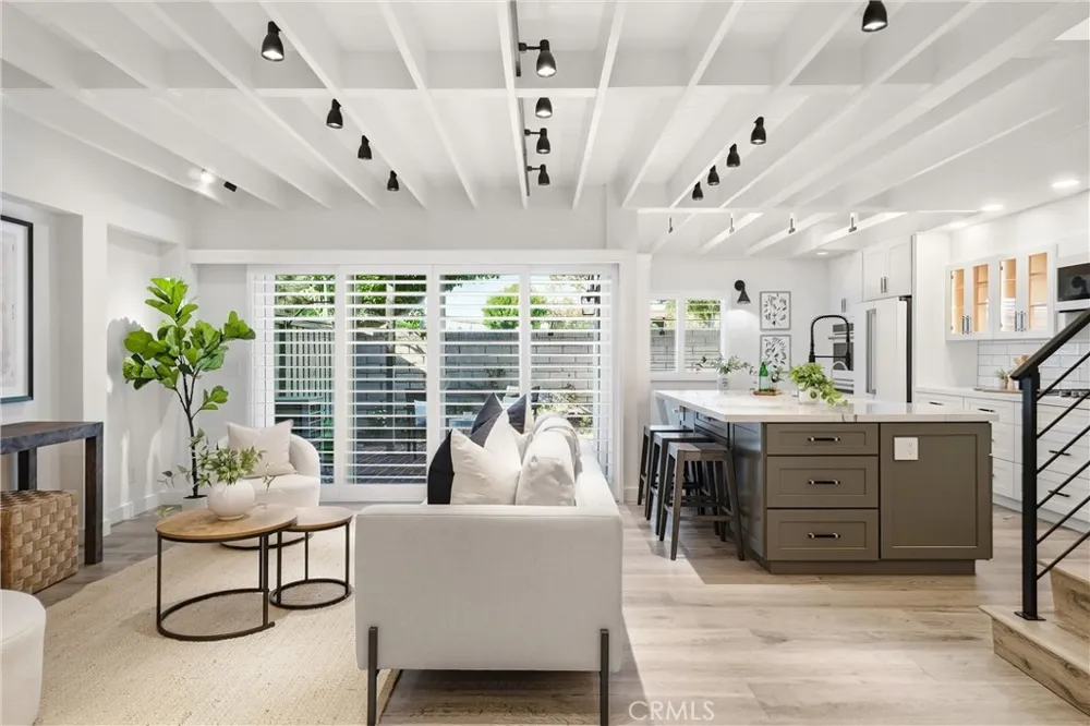 17515 Via Lindo Tustin, CA 92780