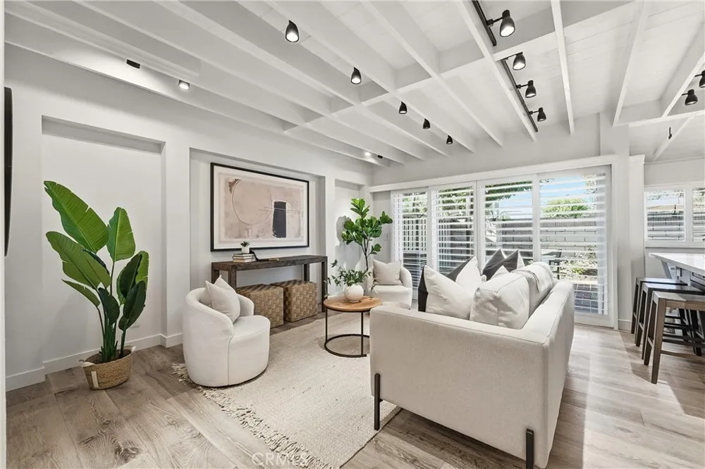 17515 Via Lindo Tustin, CA 92780