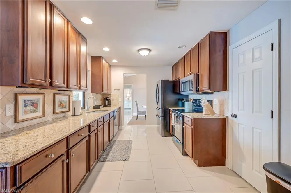 716 SW 32nd Court Cape Coral, FL 33991