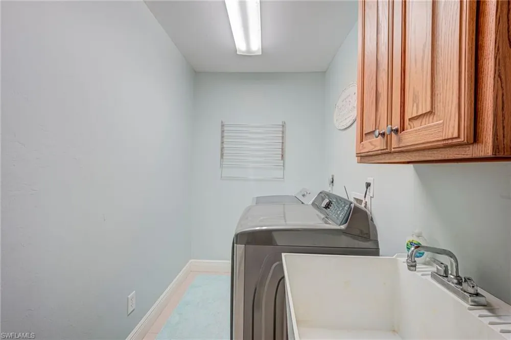 716 SW 32nd Court Cape Coral, FL 33991