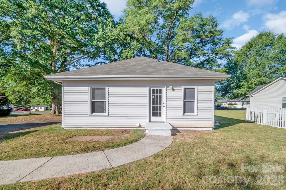 204 Pleasant Street Belmont, NC 28012