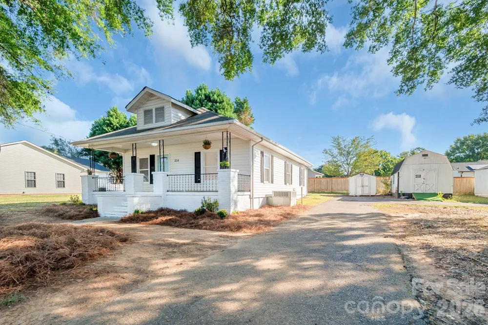 204 Pleasant Street Belmont, NC 28012