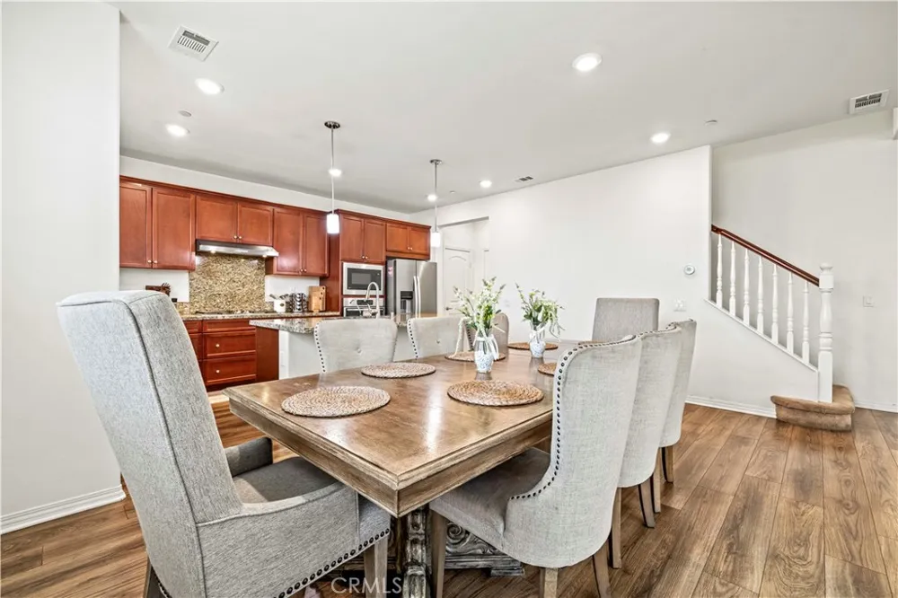 24157 Via Perla Valencia, CA 91354