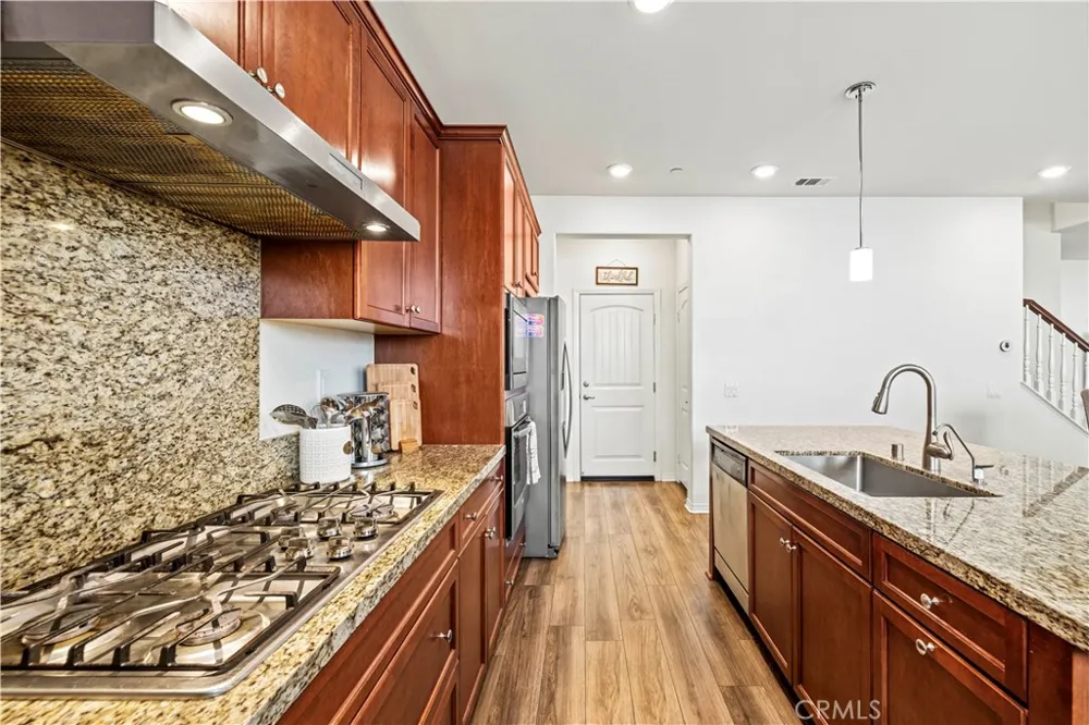 24157 Via Perla Valencia, CA 91354