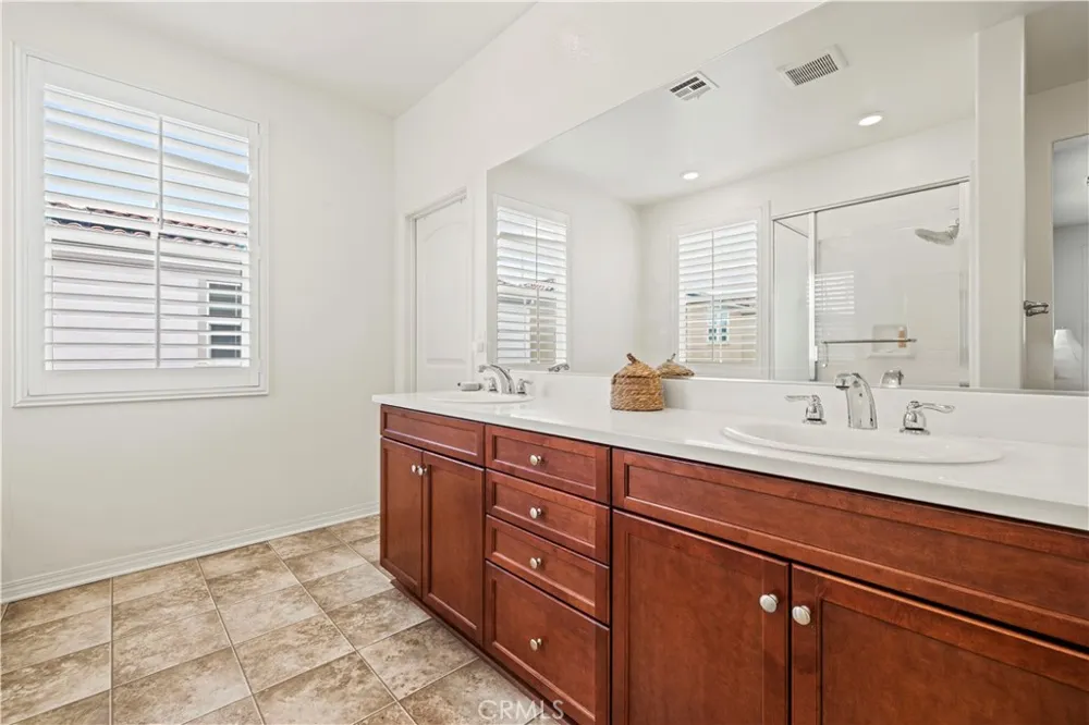 24157 Via Perla Valencia, CA 91354