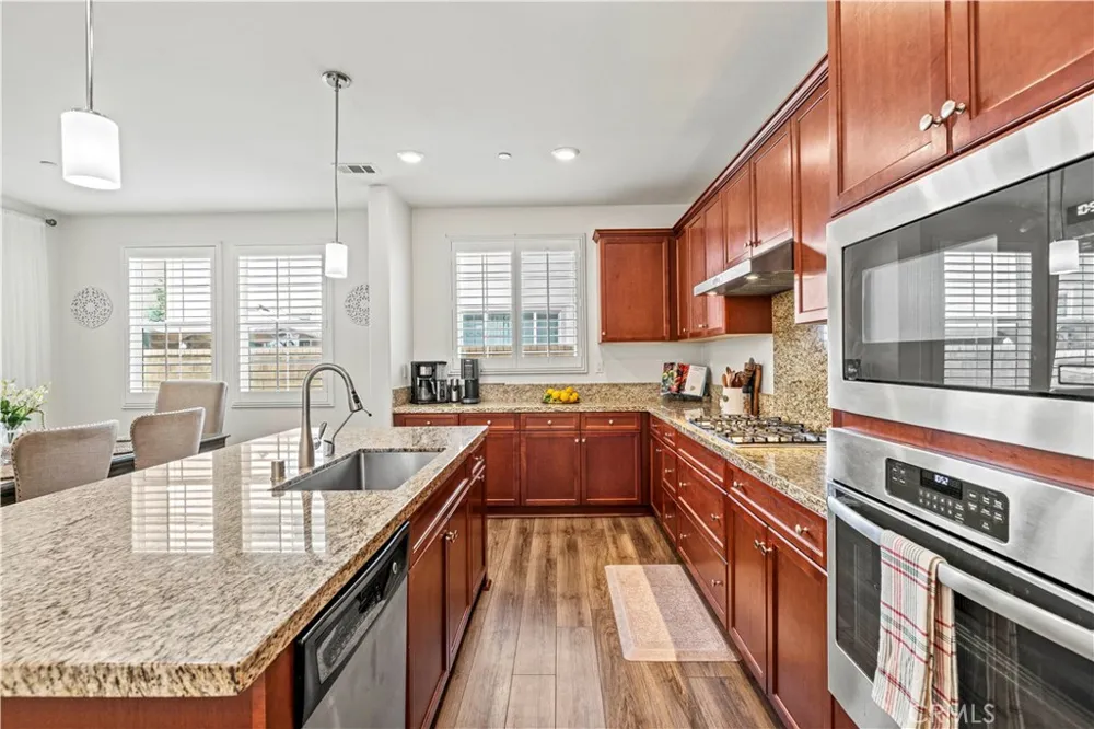 24157 Via Perla Valencia, CA 91354