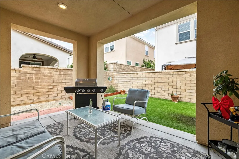 24157 Via Perla Valencia, CA 91354