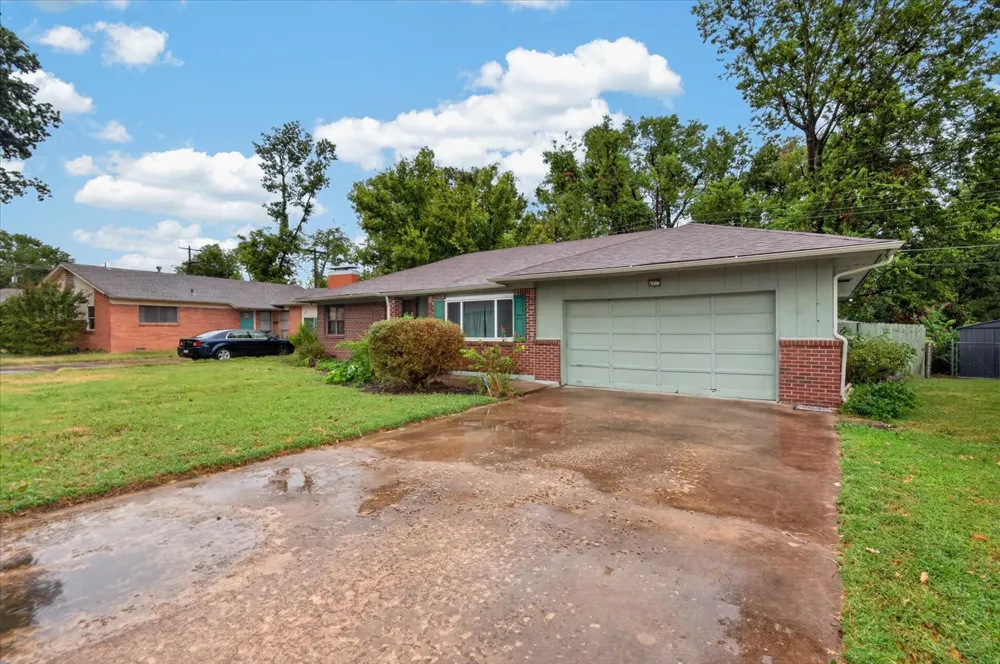 4313 Fleetwood Drive Bartlesville, OK 74006