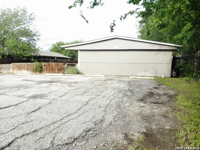 520 Altitude Dr San Antonio, TX 78227