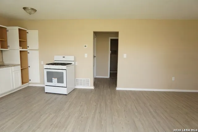 520 Altitude Dr San Antonio, TX 78227
