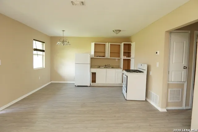 520 Altitude Dr San Antonio, TX 78227