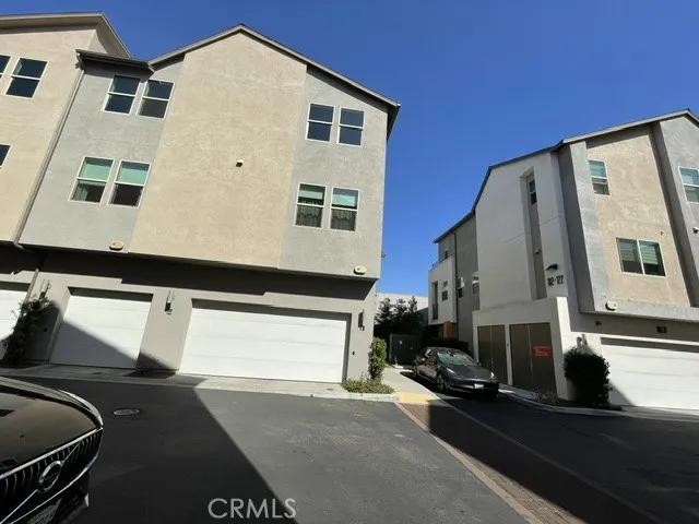 218 Scratch Covina, CA 91722