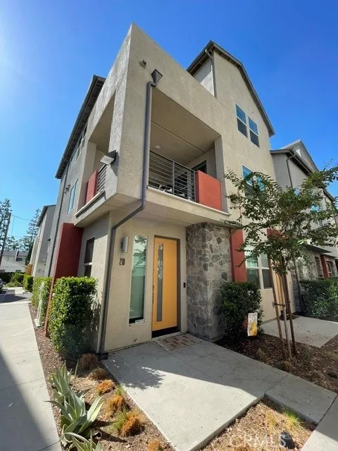 218 Scratch Covina, CA 91722