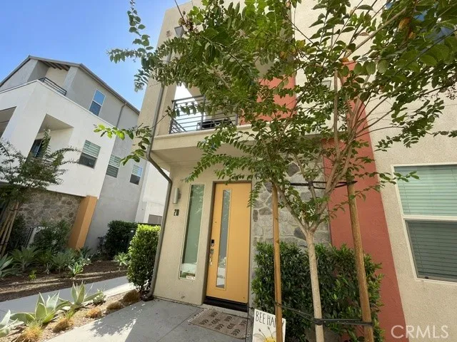 218 Scratch Covina, CA 91722