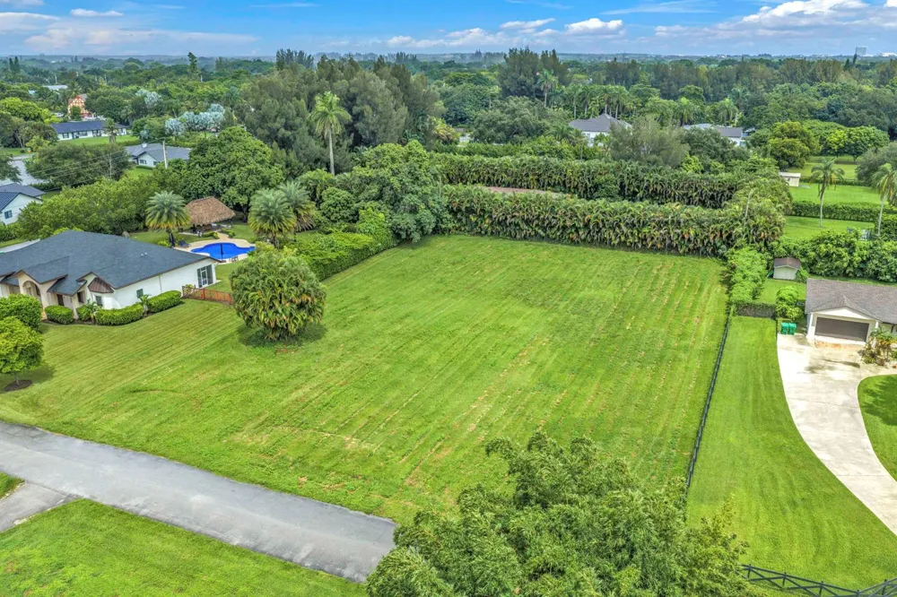13801 SW 29TH STREET Davie, FL 33330