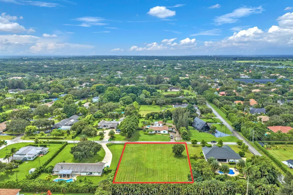 13801 SW 29TH STREET Davie, FL 33330