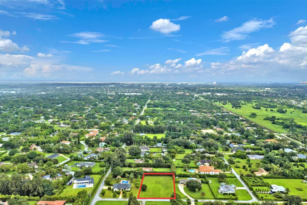 13801 SW 29TH STREET Davie, FL 33330