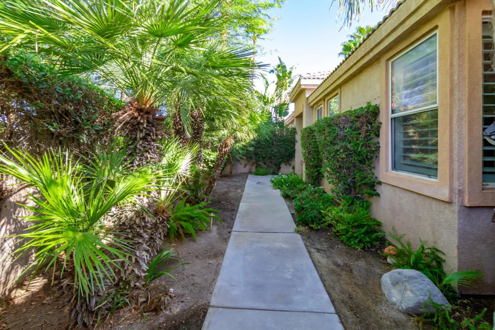 67520 S Laguna Drive Cathedral City, CA 92234