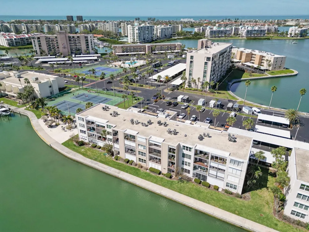 7625 SUN ISLAND DRIVE S #101 South Pasadena, FL 33707