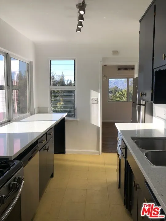 2225 Lake Shore Avenue Los Angeles, CA 90039
