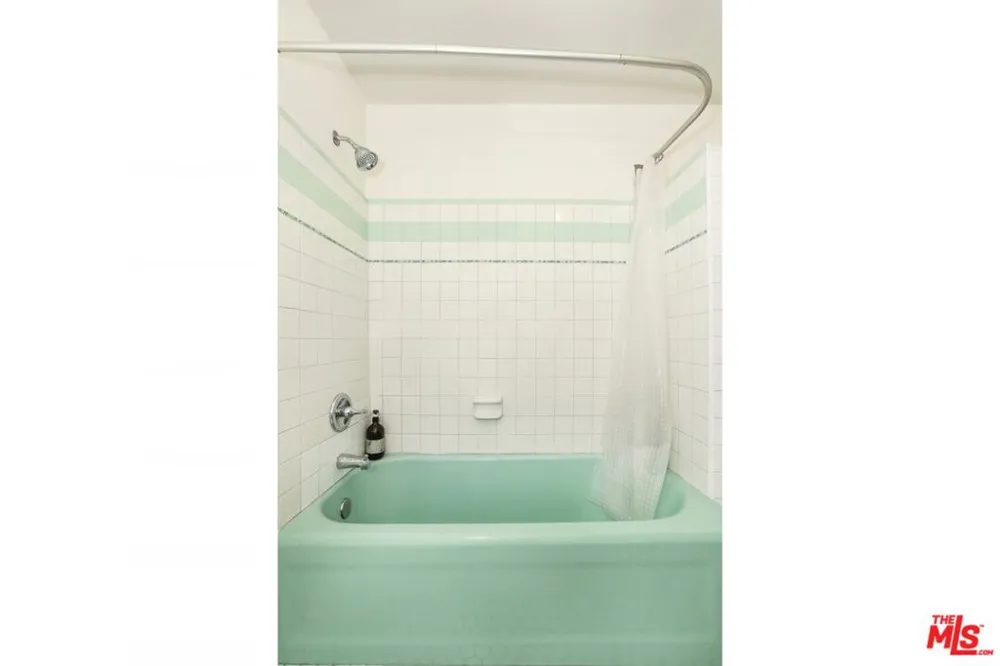 2225 Lake Shore Avenue Los Angeles, CA 90039