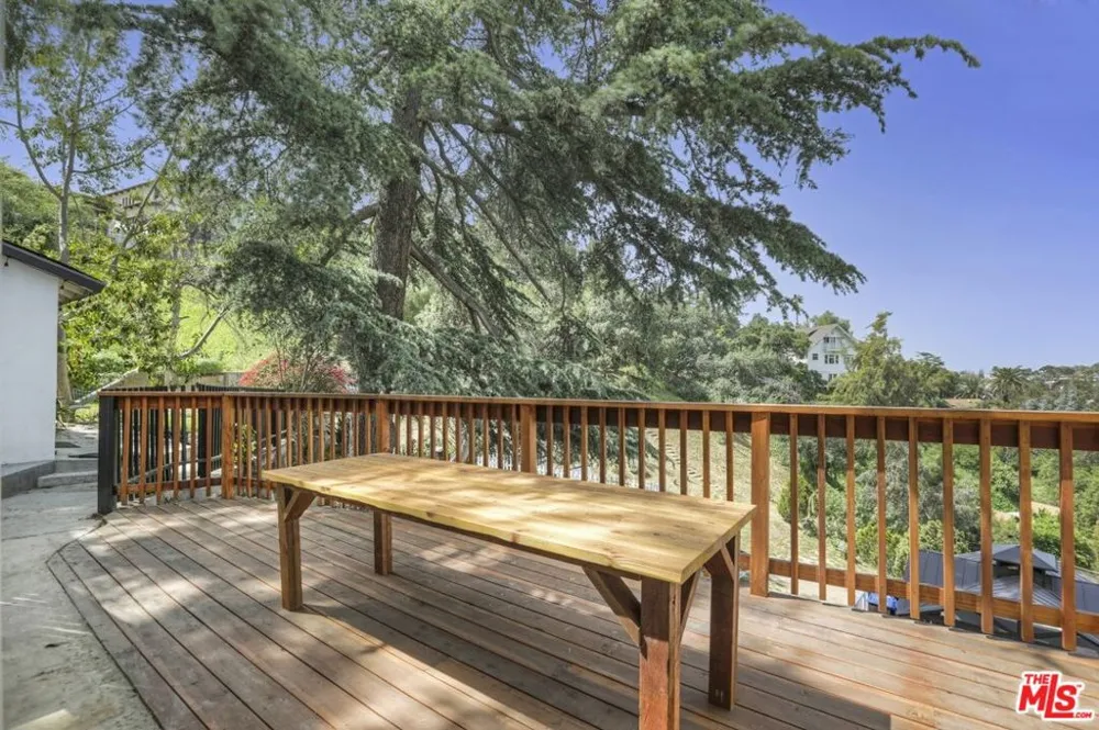 2225 Lake Shore Avenue Los Angeles, CA 90039