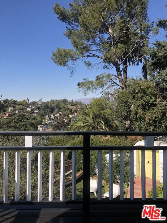 2225 Lake Shore Avenue Los Angeles, CA 90039