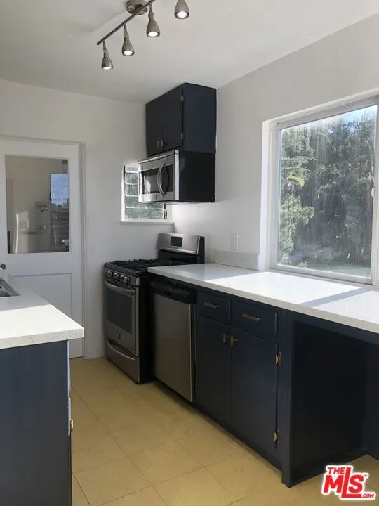 2225 Lake Shore Avenue Los Angeles, CA 90039