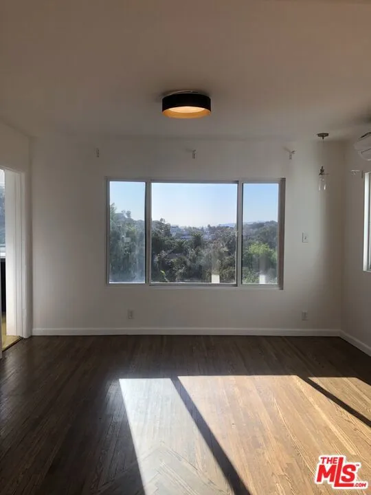 2225 Lake Shore Avenue Los Angeles, CA 90039