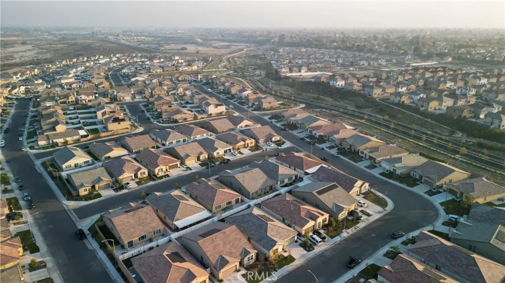 565 Hudson Way Rialto, CA 92377