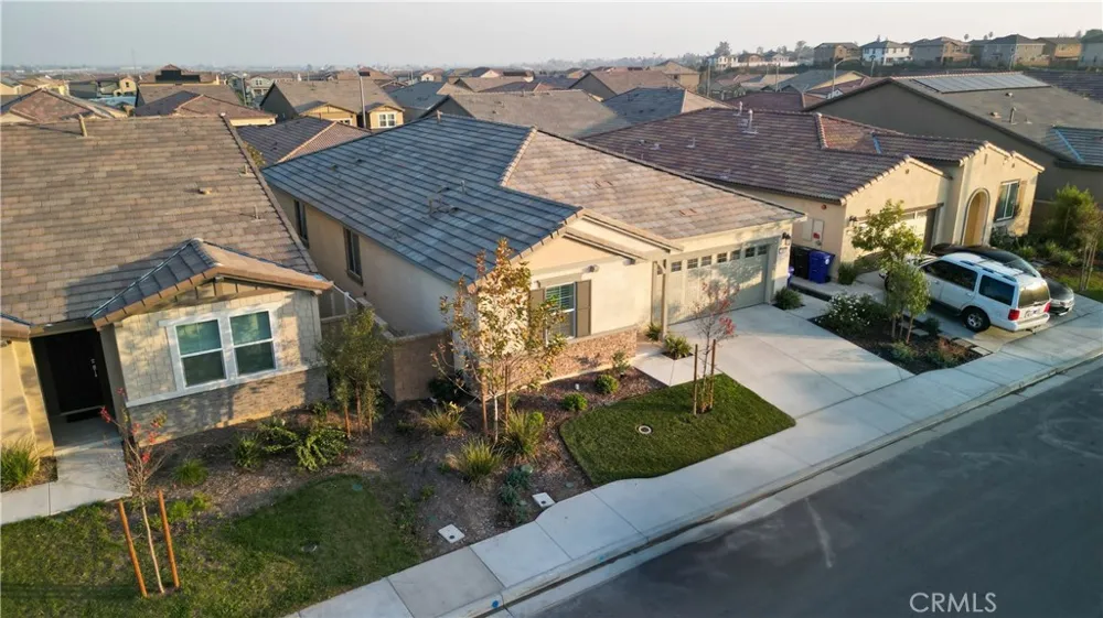 565 Hudson Way Rialto, CA 92377