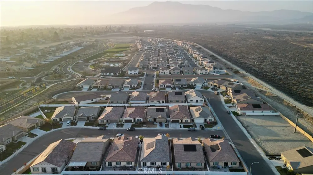 565 Hudson Way Rialto, CA 92377