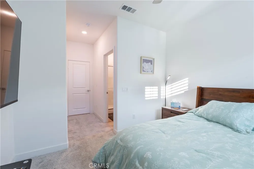 565 Hudson Way Rialto, CA 92377