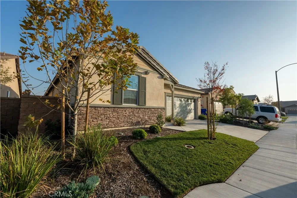 565 Hudson Way Rialto, CA 92377
