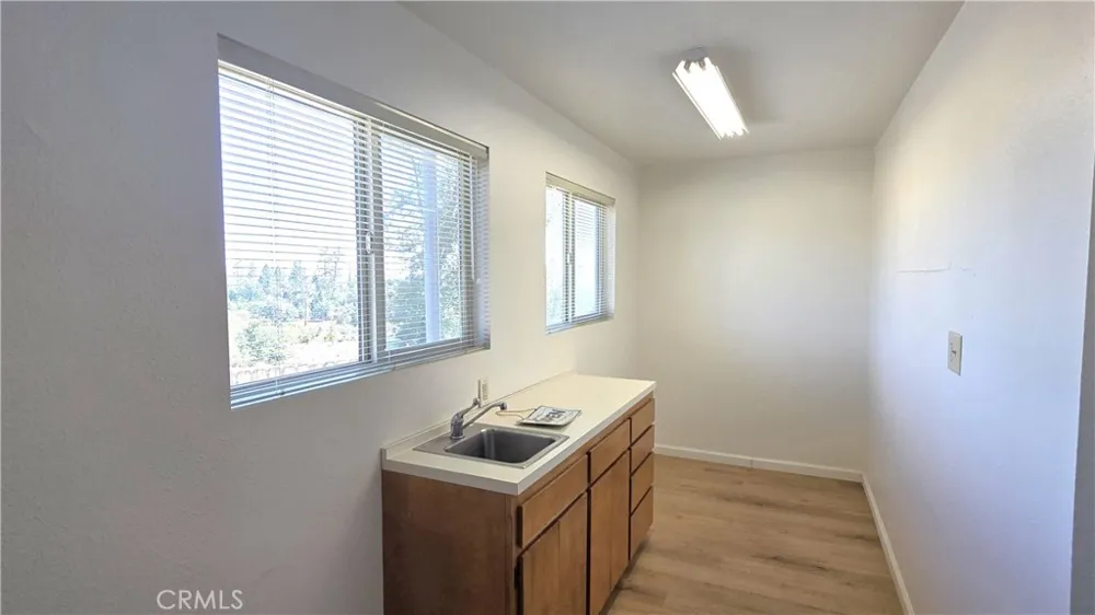 5610 Skyway Paradise, CA 95969