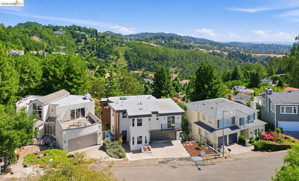 7026 Devon Way Berkeley, CA 94705
