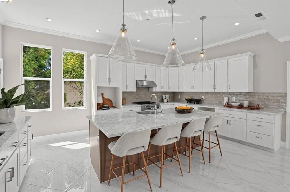7026 Devon Way Berkeley, CA 94705