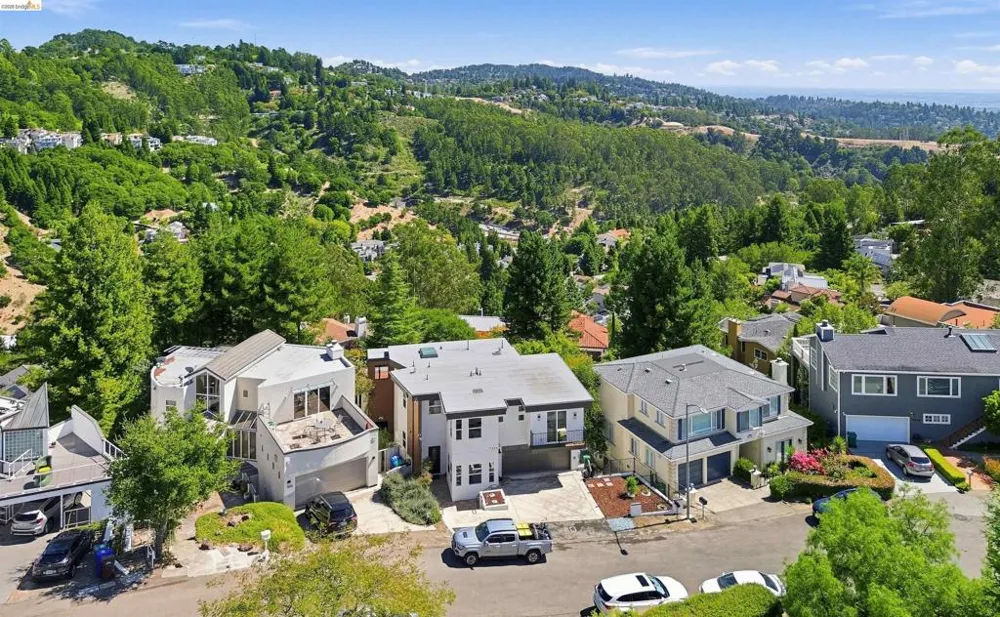 7026 Devon Way Berkeley, CA 94705