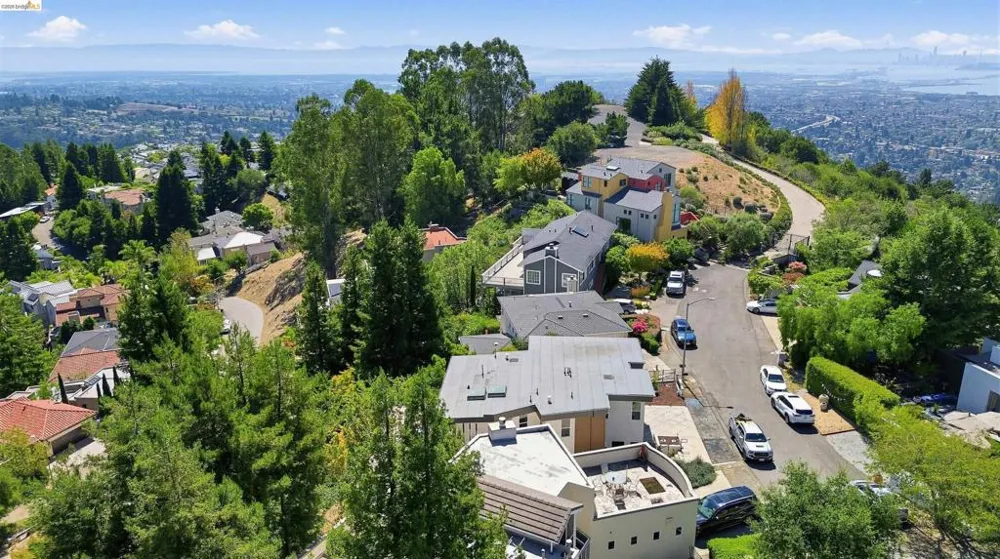 7026 Devon Way Berkeley, CA 94705