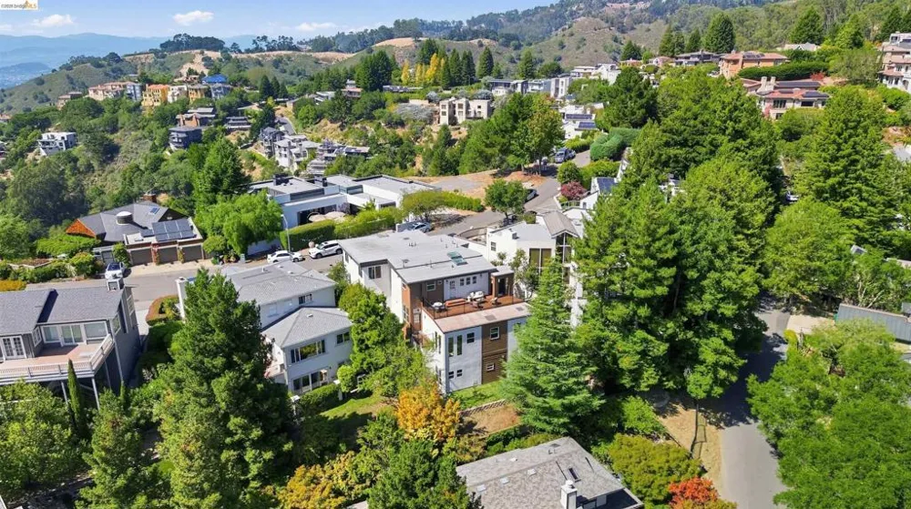 7026 Devon Way Berkeley, CA 94705