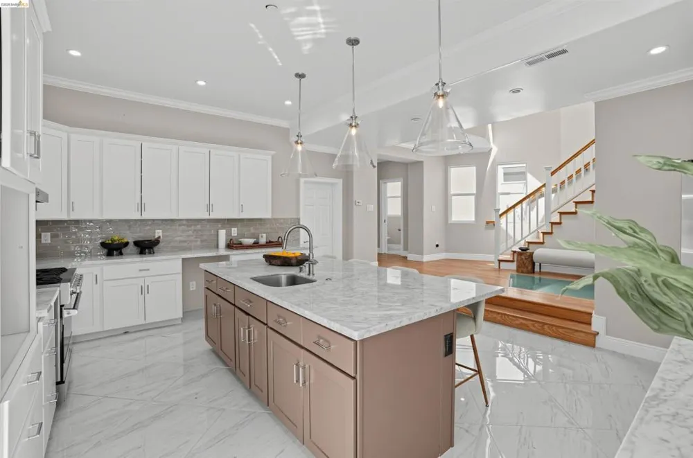 7026 Devon Way Berkeley, CA 94705